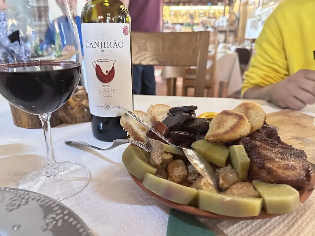 Adrian Lupu_Ti Chôa_Feteira_review