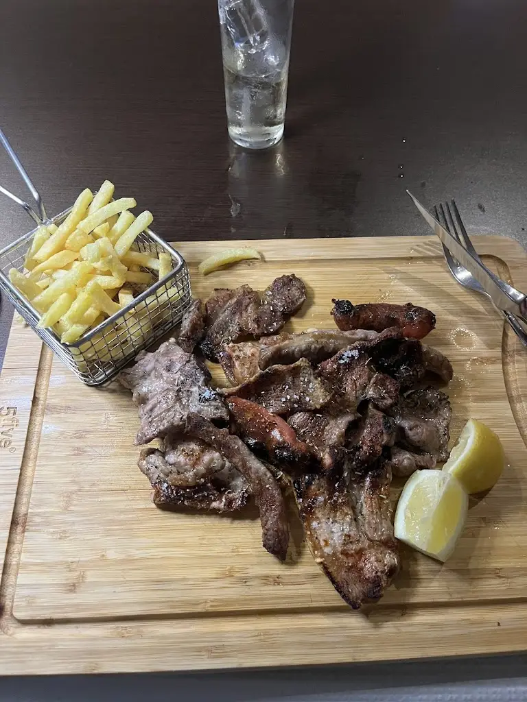 Kourtney B-D_Taberna Algarvia 31_Lagoa_review