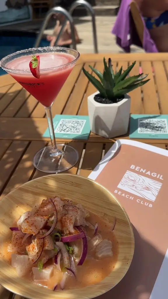 Benagil Beach Club_Lagoa_slider_image_2