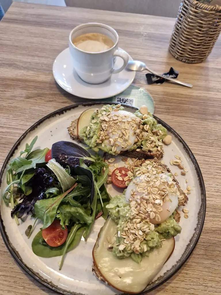 Kasia Rzeszutek_Legumes & outros Vícios_Assafarge_reseña