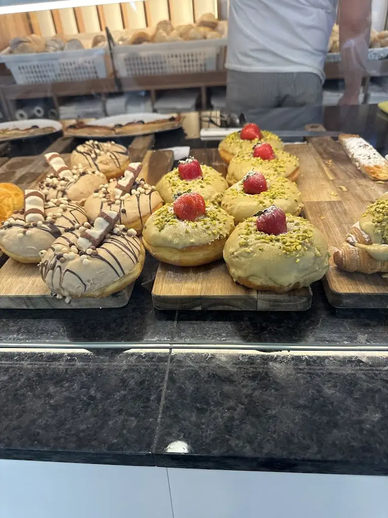 Adhoc Inst_Carapinheira Sweet Bakery and Confectionery Ltd._Carapinheira_review