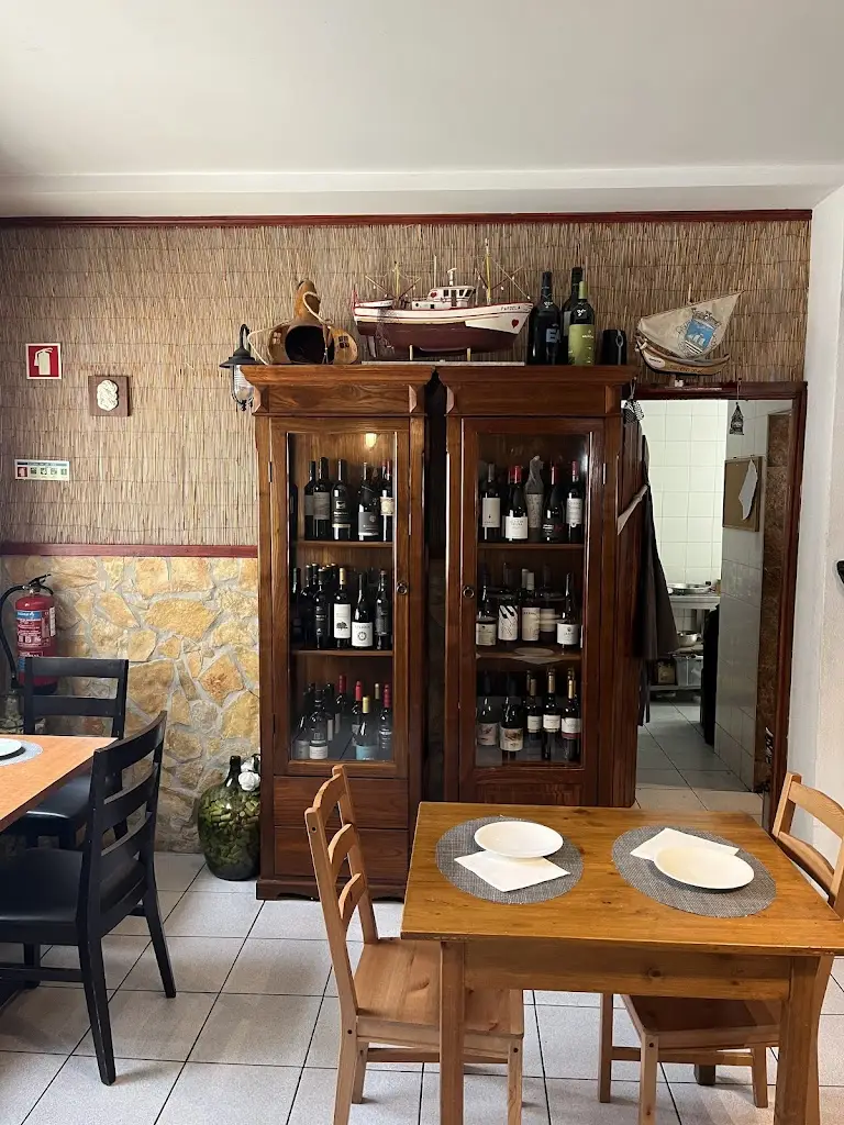 Kiana Sanajou_Restaurante O Palheiro_Lavos_reseña