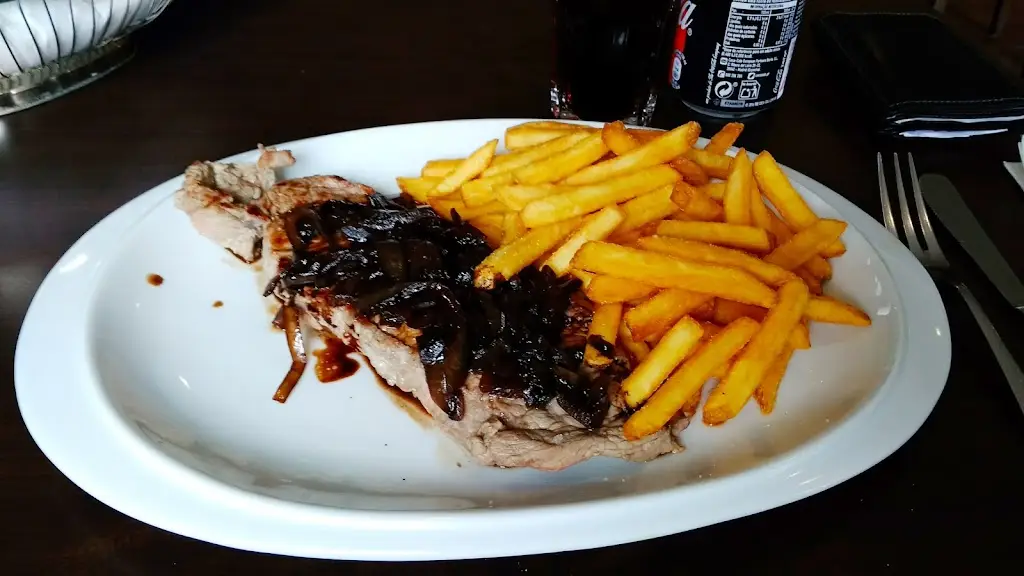 Daniel Canas_77 Restaurant_Lavos_review