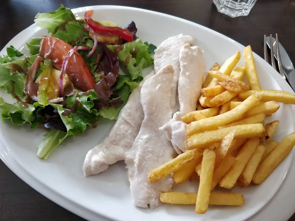 77 Restaurant_Lavos_slider_image_3