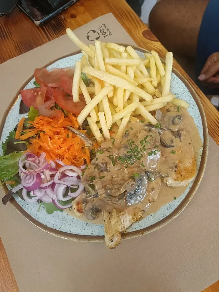 Hakima Hamdouch_Restaurante O Mangueiras (Lemede-Cantanhede)_Cantanhede_review