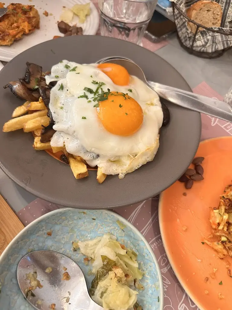 Sofia sal y rosas_Volta e Meia_Figueira da Foz_recensione