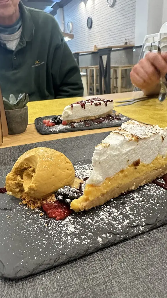 Jaye White_Gastrobar Acrópole_Figueira da Foz_recensione