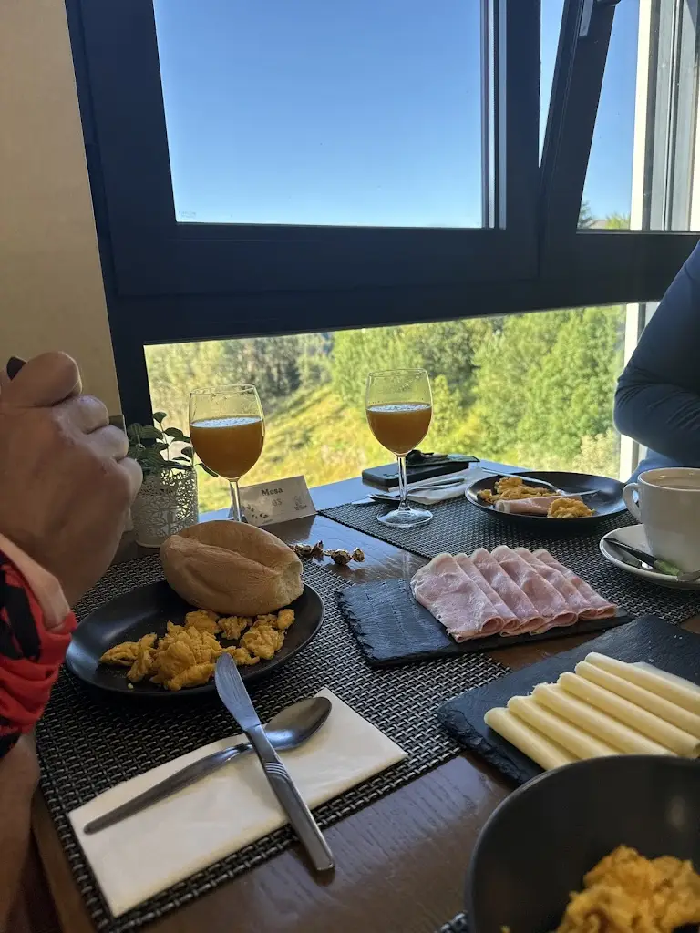 Mozart Albuquerque_Casa Dona Alzira_Arganil_review