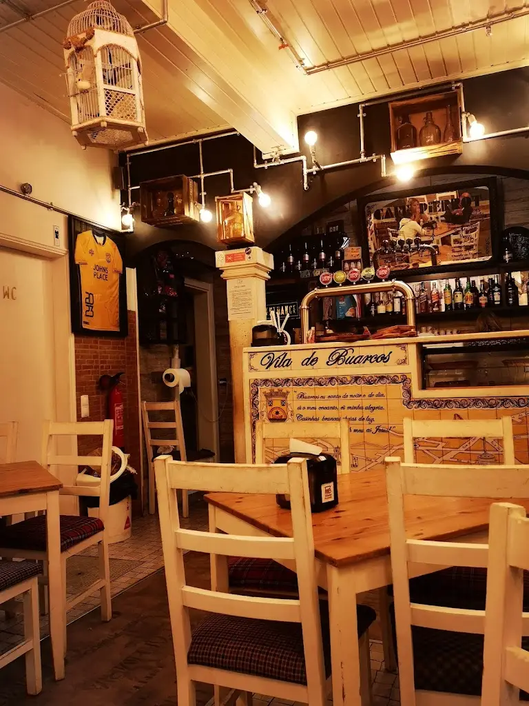Café Pierrot (John's Place) ristorante a Buarcos