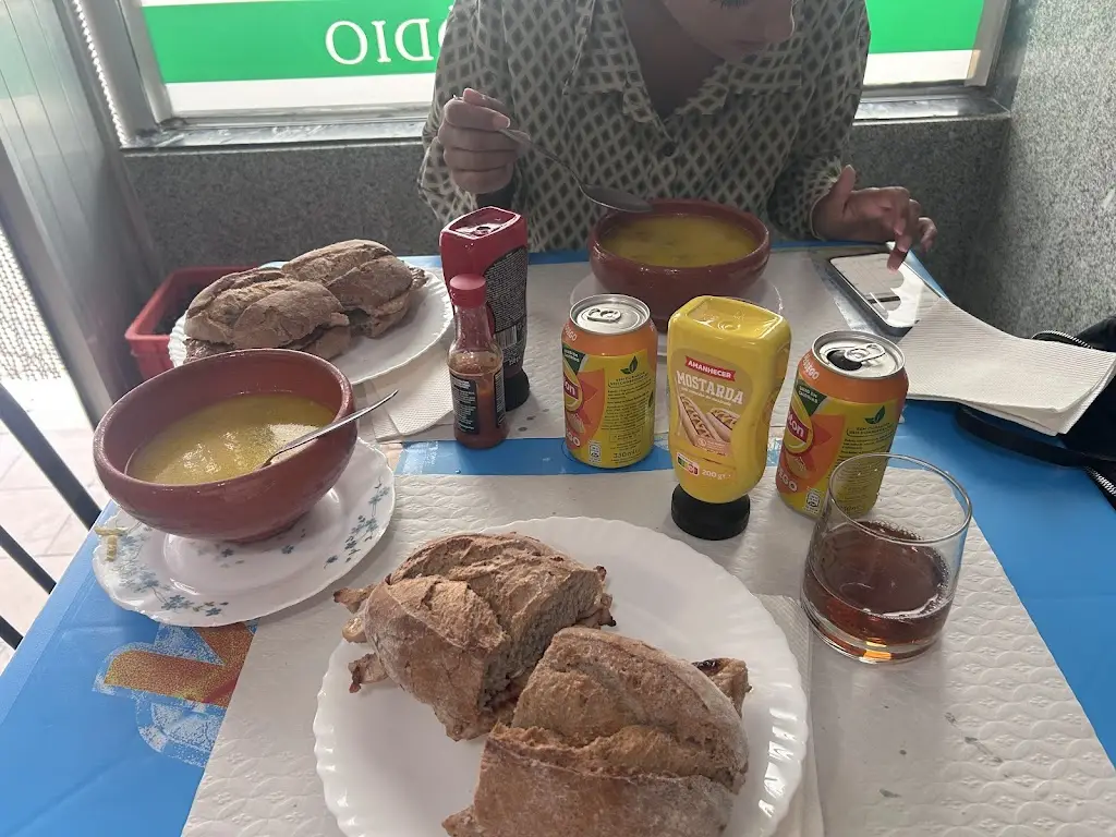 João Filipe_Casa Custódio - Rei das Bifanas_Pampilhosa da Serra_recensione