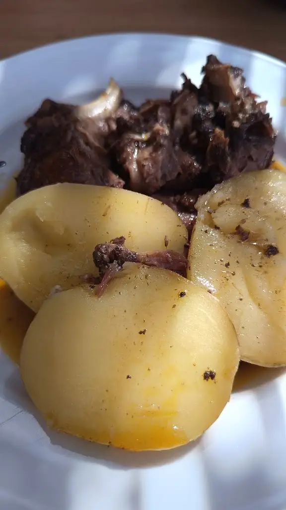 Kama Winnik_Taberna do Talasnal_Lousã_review