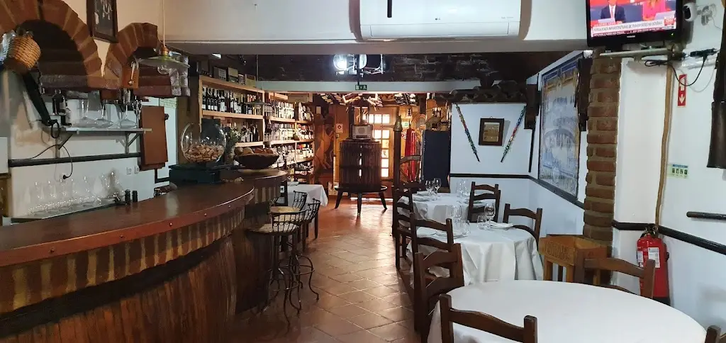 Russell Hopcraft_O Alpendre_Arraiolos_reseña