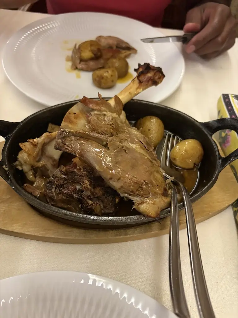 Elvis Serrano_Dom Joaquim_Évora_recensione