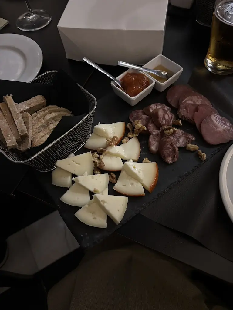 Andrew McCabe_Gustatio_Penela_reseña