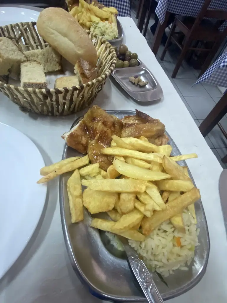 Niamh Beirne_Café Restaurante Casa De Frangos Montevêz_Penela_review