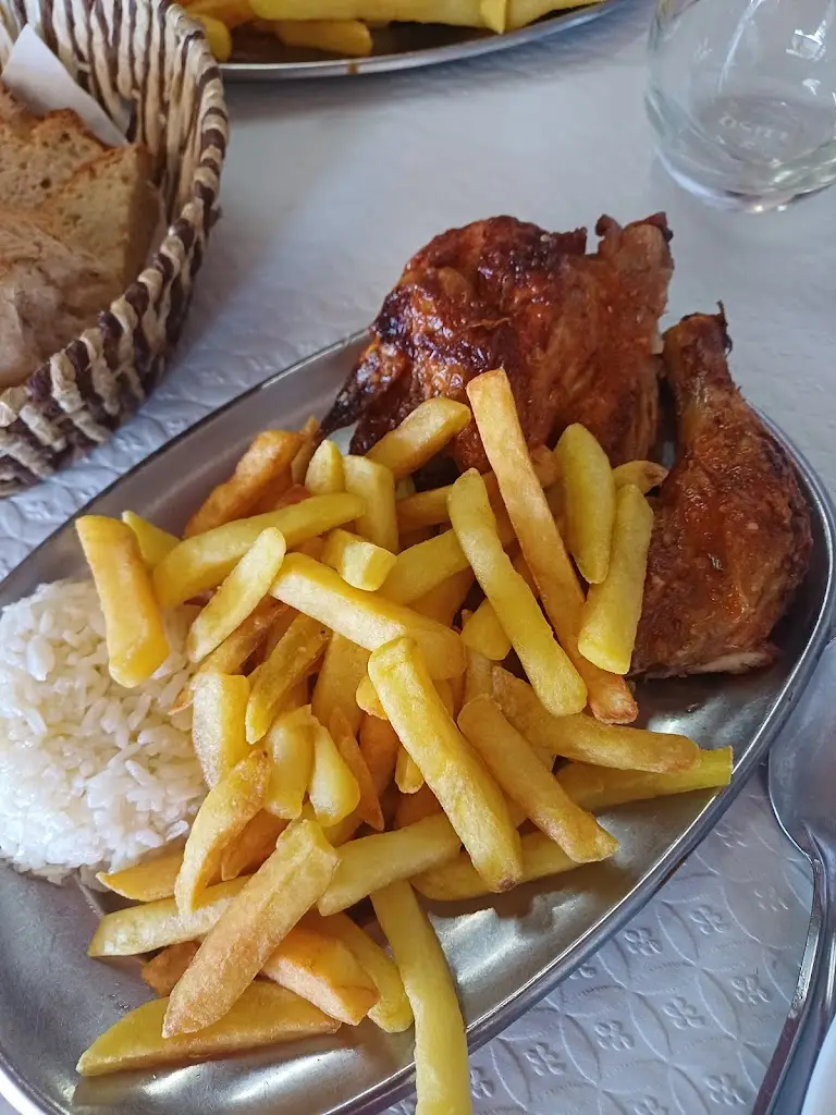 Café Restaurante Casa De Frangos Montevêz_Penela_slider_image_3