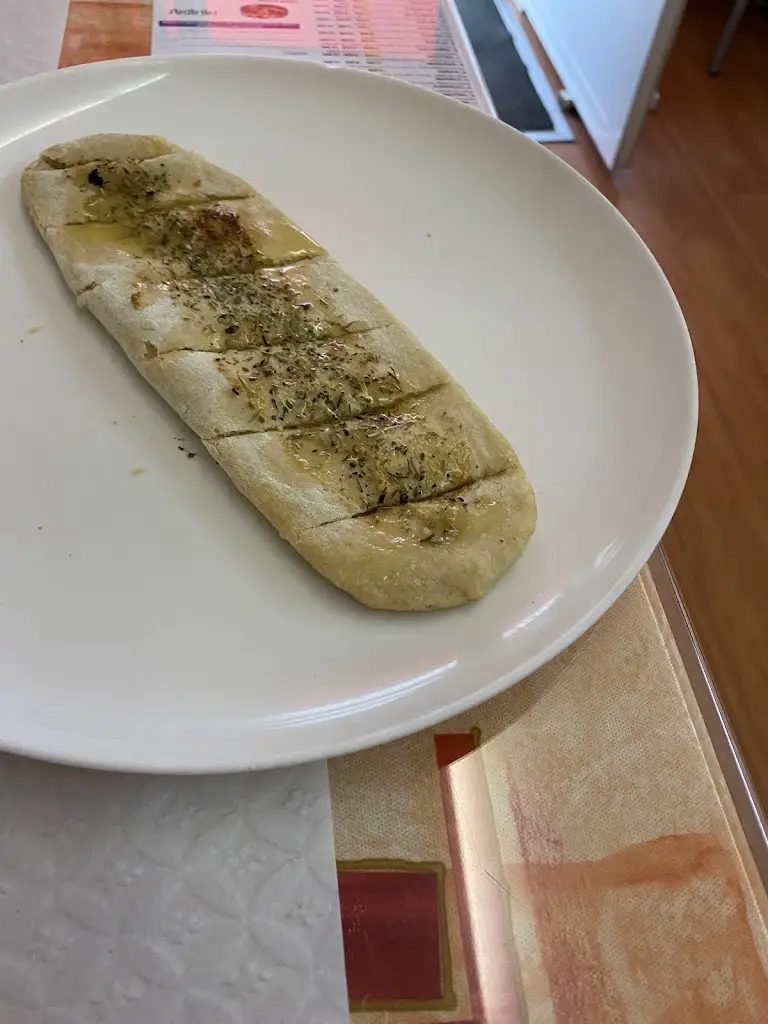 カスキーリョマルコ_Pizzaria Altamira Sourense Lda._Soure_reseña