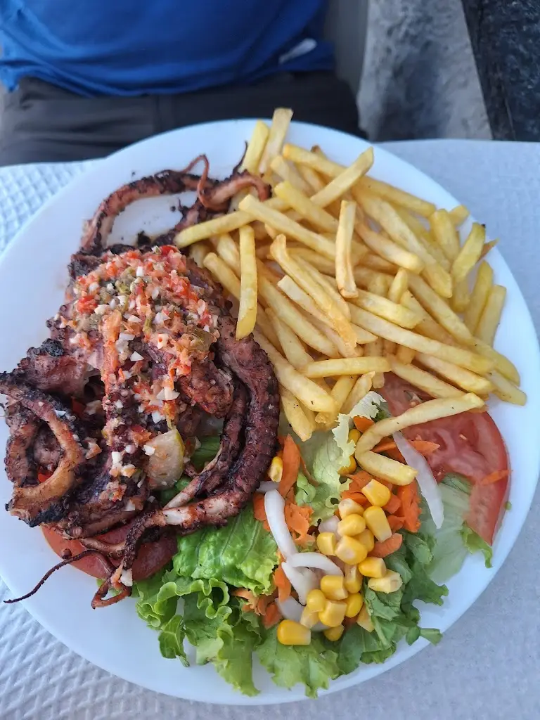 Menu_Golfinho Snack-Bar_Porto Martins_image_2