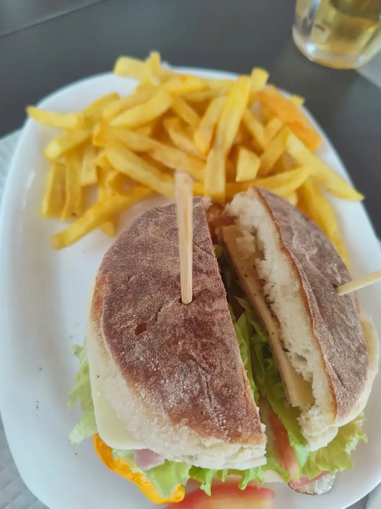 Menu_Golfinho Snack-Bar_Porto Martins_image_4