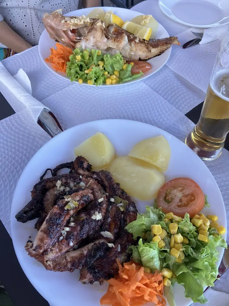 Golfinho Snack-Bar_Porto Martins_slider_image_2