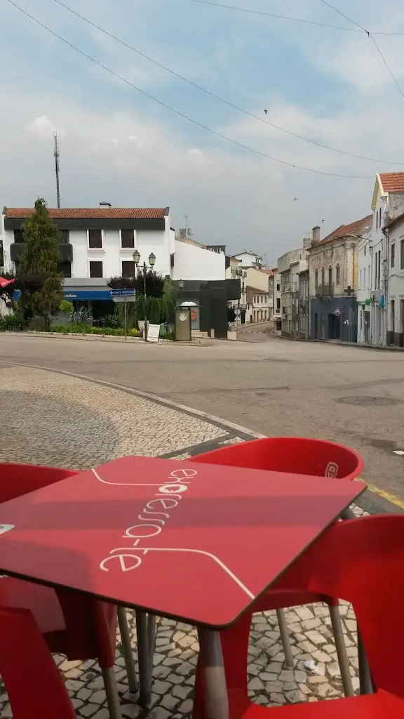 Adam Aley_Café Snack Bar Arco Íris_Soure_review