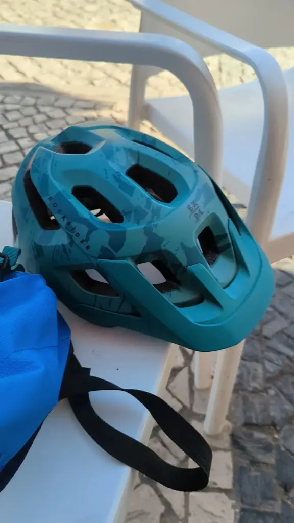 David Adnum_Café Snack Bar Arco Íris_Soure_review