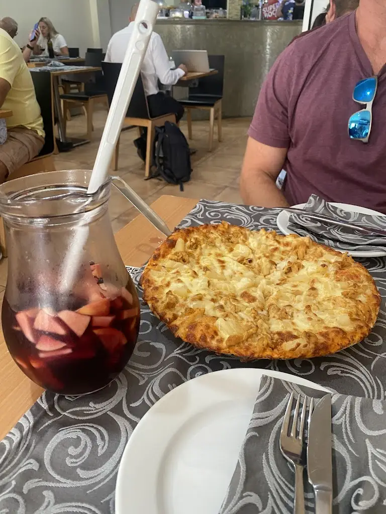 Elaine Laureen_Snack Bar - Fora d'Horas_Santa Cruz das Flores_recensione