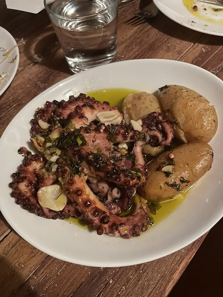 Christie L_Adega 7160_Vila Viçosa_reseña