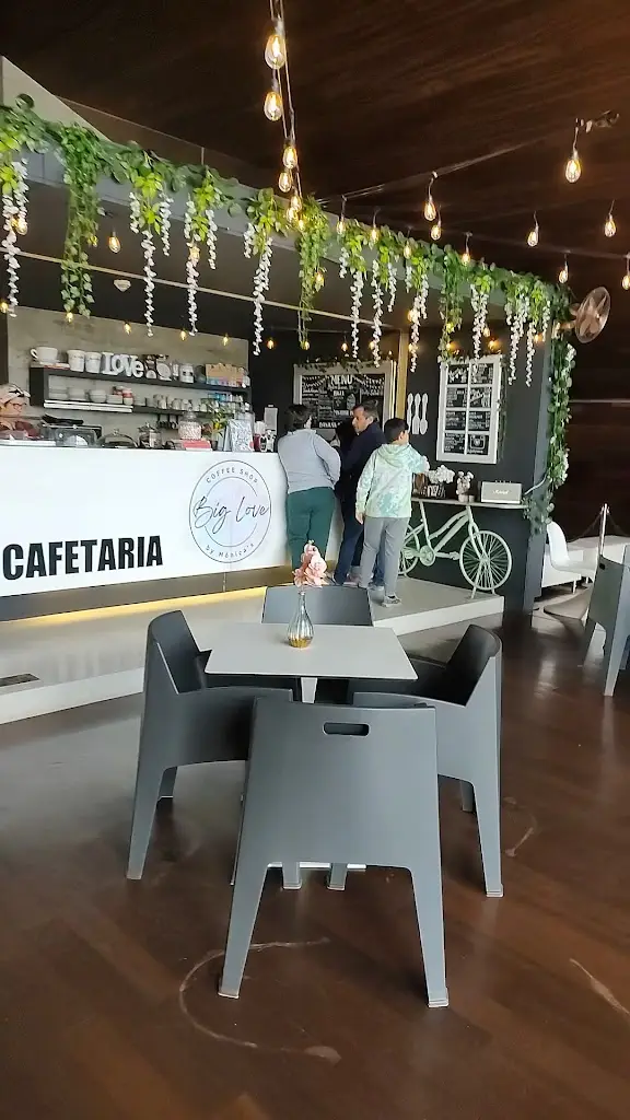 Big Love by Monica's_Santa Cruz das Flores_slider_image_2