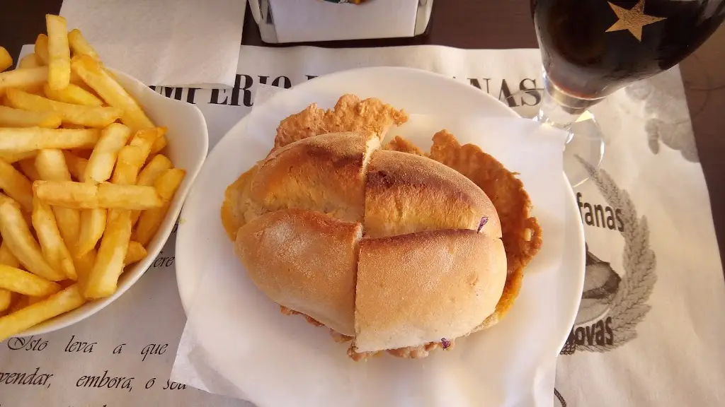 Manuel Fernandes_Império das Bifanas_Vendas Novas_recensione