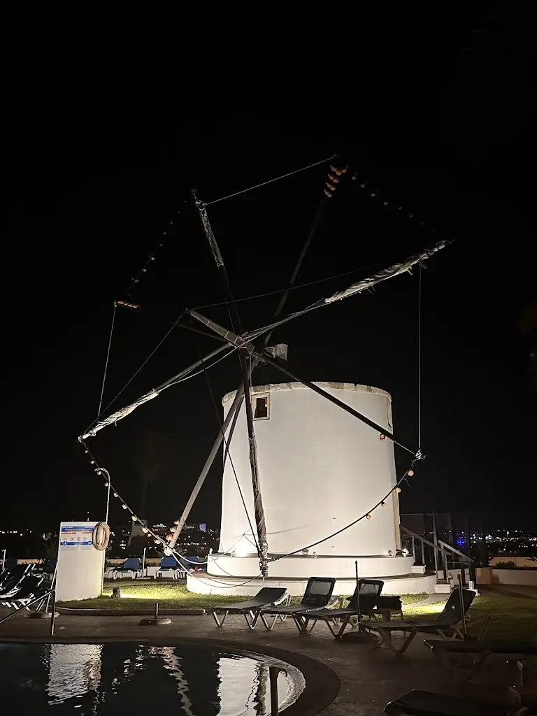 Dishes with David_Windmill_Albufeira_reseña