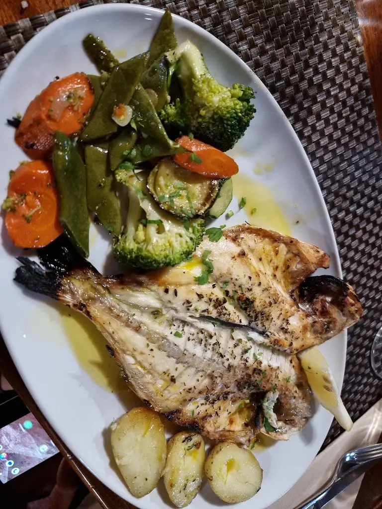 Zaiga Kaire_Vale da Telha - José Manuel Rodrigues Orelha_Aljezur_reseña