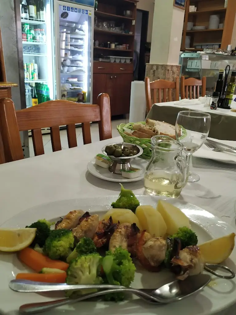 Tiago Silva Carvalho_Casa de Pasto A Cisterna_Alcantarilha_Bewertung