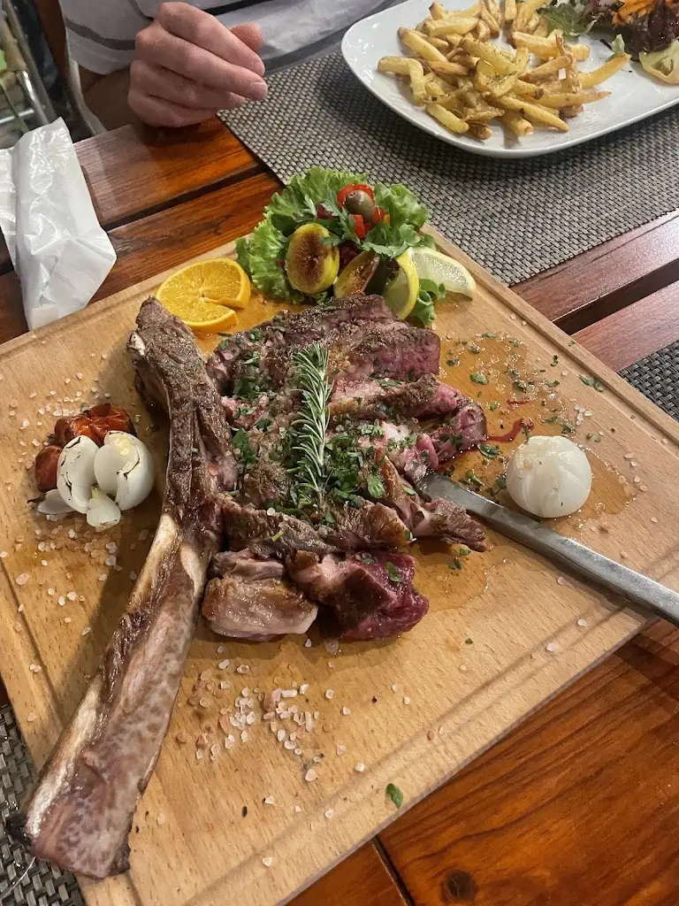 Sophie Shenton_Restaurante Campos_Alcantarilha_recensione