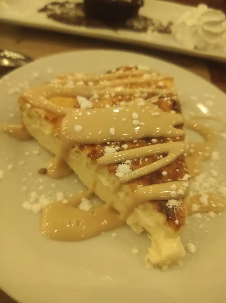 Janessa Carter_Metrópole Restaurante & Bar Lounge_Alcantarilha_review