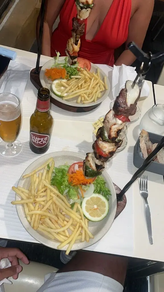 Celina “CS” Pinto_Jony's_Alcantarilha_recensione