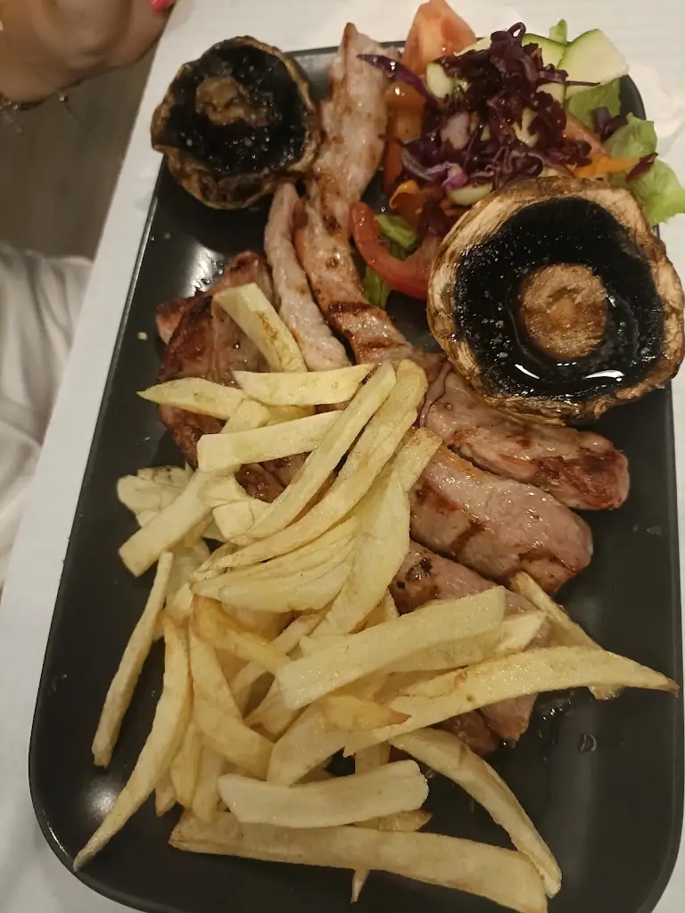 Menu_Petiskos Kafé_Reguengos de Monsaraz_immagine_9