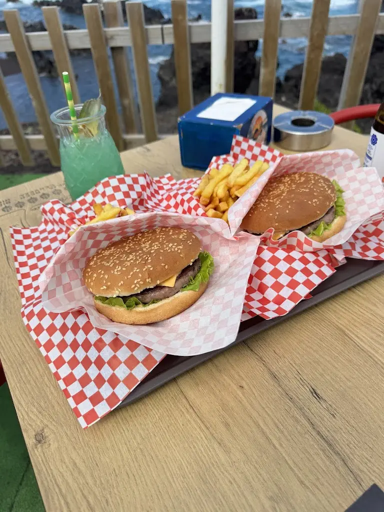 Lisa Jordan_Seaside Vibez _Mosteiros_review