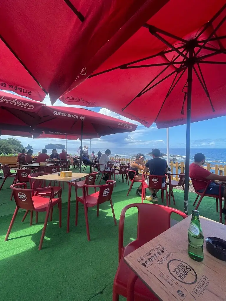 Seaside Vibez (The best sunset view) ristorante a Mosteiros