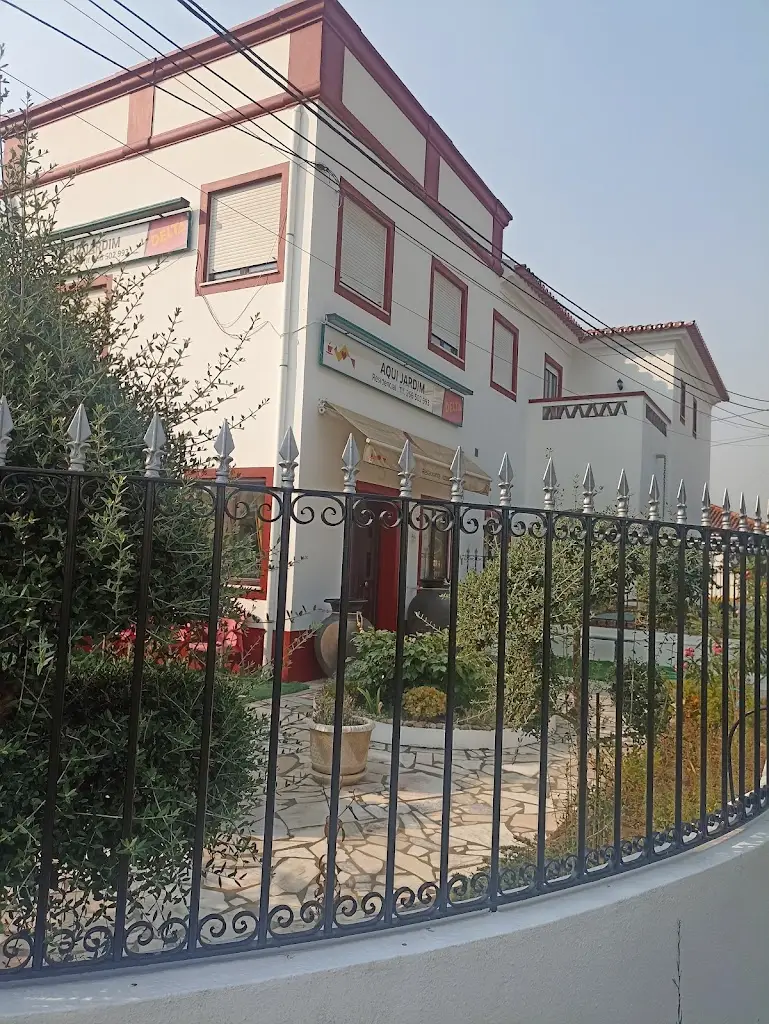 Jose Ramón Medina Gomez_Aqui Jardim_Reguengos de Monsaraz_recensione