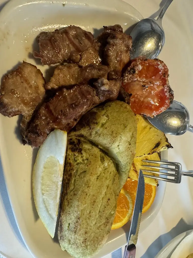 Nacari Delgado Ferrer_A Seis_Montemor-o-Novo_reseña