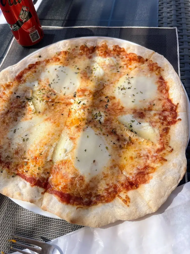 loli delgado_Buonasera_Estômbar_recensione