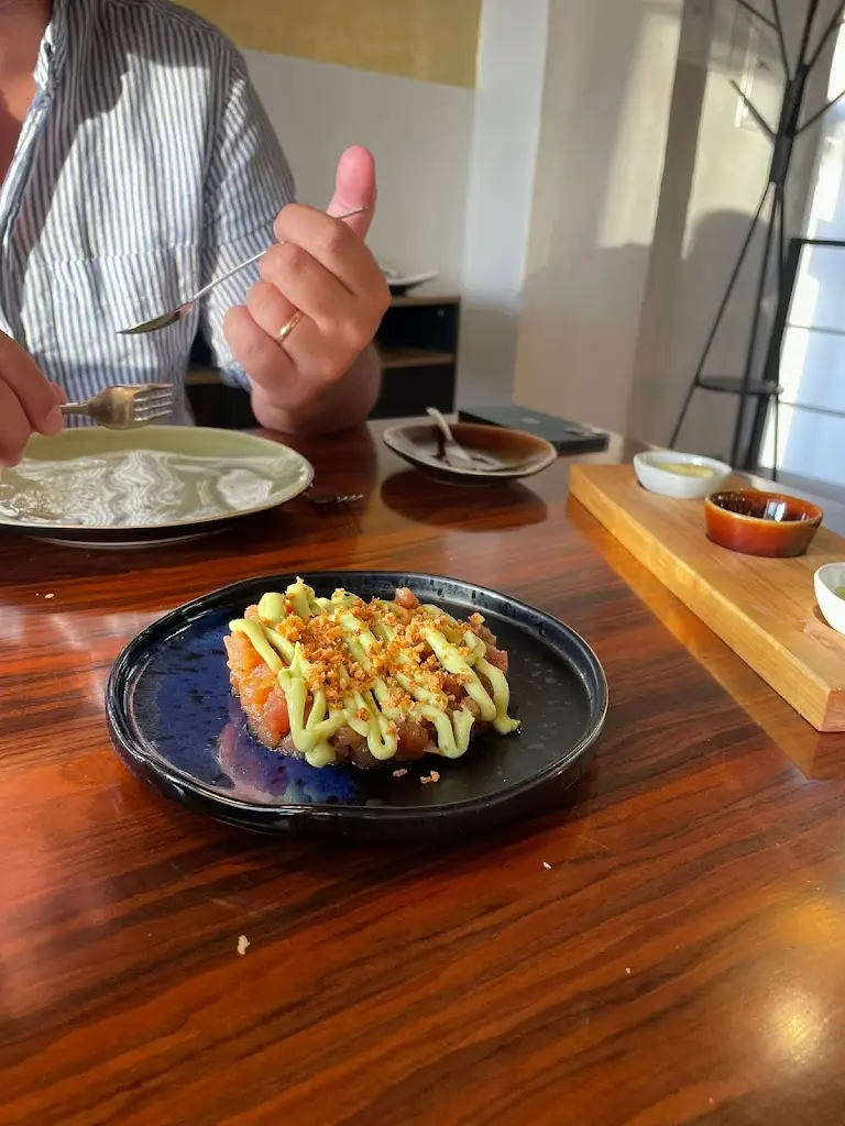 Pedro Azevedo_Casa do Rio_Estômbar_review