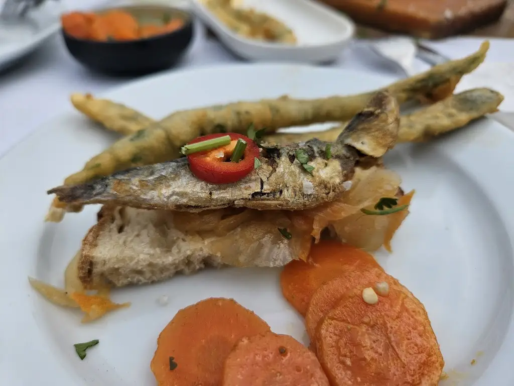 Jane Chaplin_Tapas & Petiscos 20age_Ferreiras_recensione