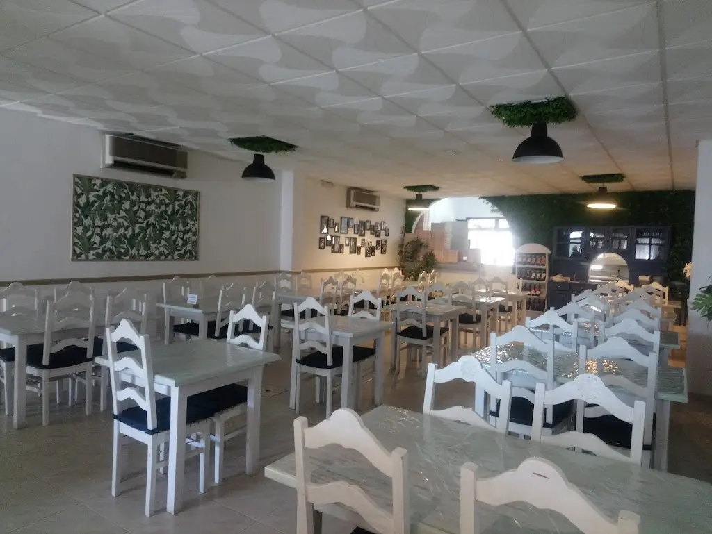 Pizzaria Montenegro em Estoi ristorante a Estói