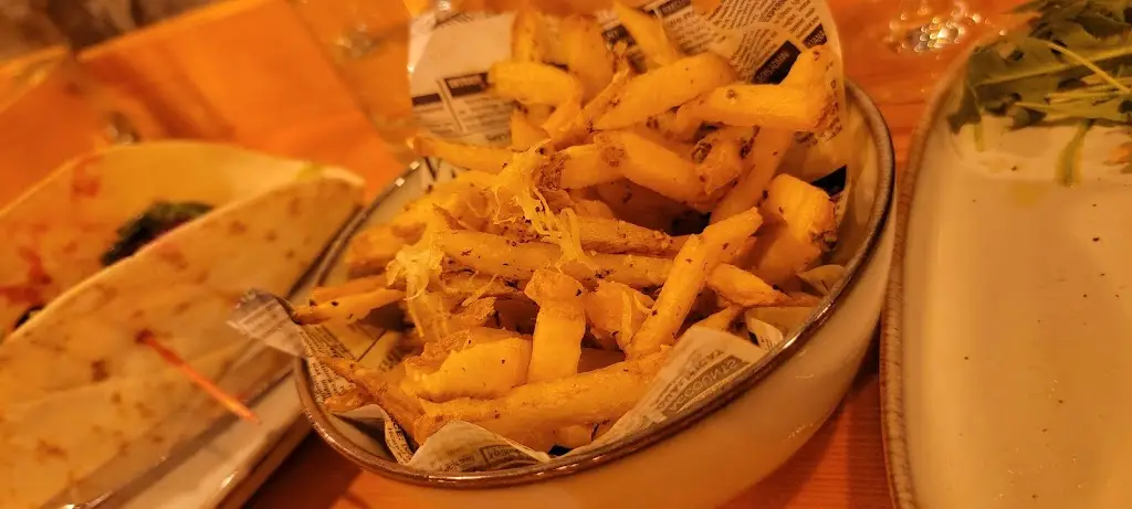 Pat St_CIUCCIO - Italian based kitchen & international food._Bensafrim_avis