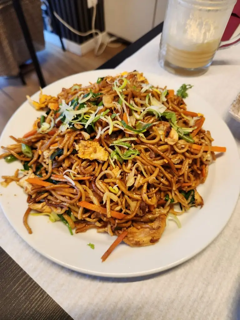 Samuel_Momo Express Mixed Asian And Nepalese Restaurant_Bensafrim_recensione