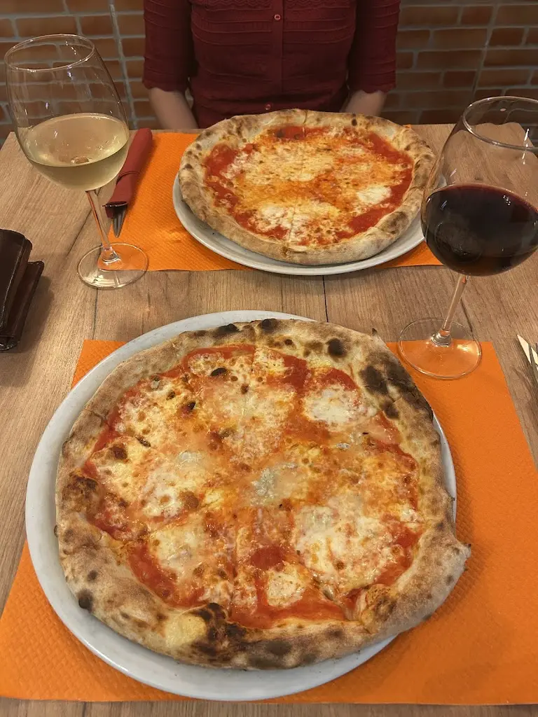 Agata D._La Piazzetta Pizzeria Italiana_Bensafrim_recensione