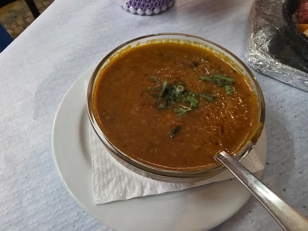 Thein Zaw_Restaurant Kohinoor_Bensafrim_recensione