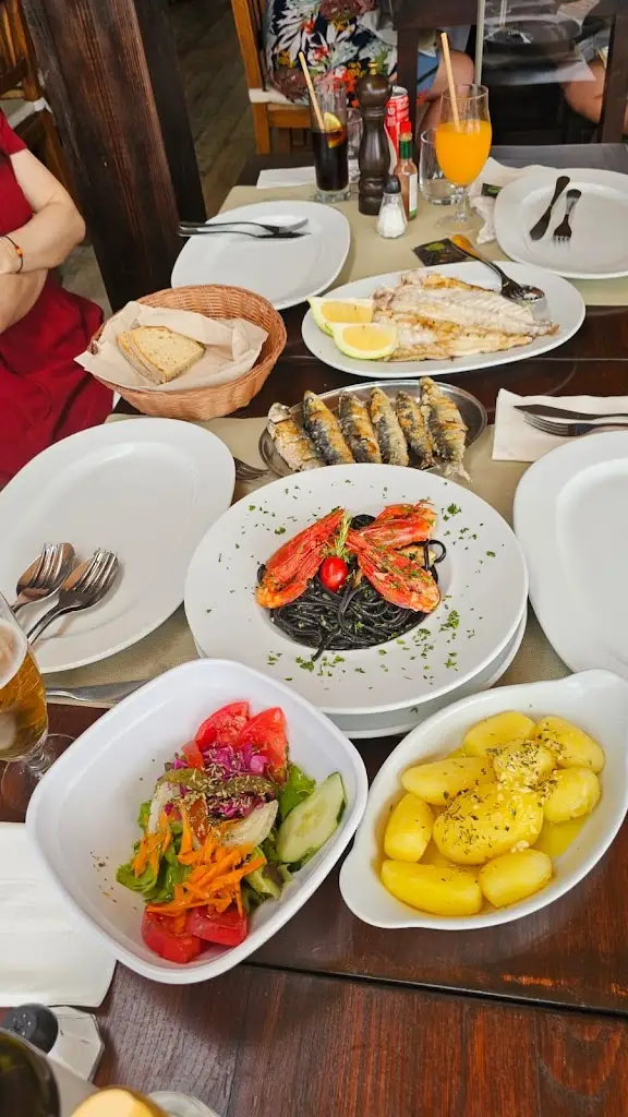 May J_Restaurante Borda do Cais_Ferragudo_recensione